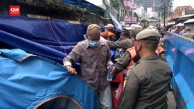 VIDEO: Tenda Pencari Suaka Depan UNHCR Dibongkar Paksa