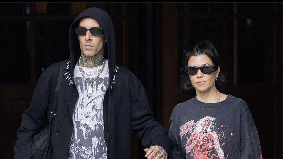 Travis Barker dan Kourtney Kardashian Travis Barker dan Kourtney Kardashian