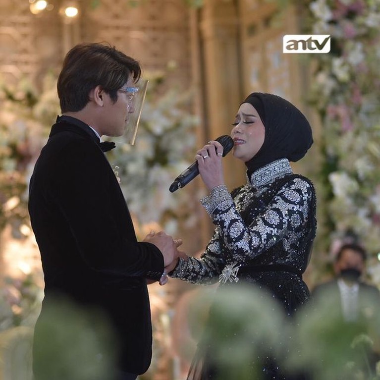 Utang Menumpuk, Intip Mewahnya Acara Penutupan Pernikahan Lesti Kejora & Rizky Billar Rizky Billar dan Lesti Kejora menggelar acara penutupan pernikahan mereka dengan mewah dan meriah. Yuk intip!