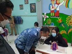 DPRD Surabaya Dukung Kebijakan Sepatu dan Tas Pelajar SD-SMP Diseragamkan