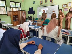 Walkot Bekasi Minta Sekolah Tatap Muka Harus Lebih Baik dari Virtual