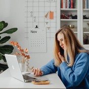 4 Korupsi Kecil di Kantor yang Nggak Boleh Kamu Sepelekan, Bisa Hancurkan Karier!