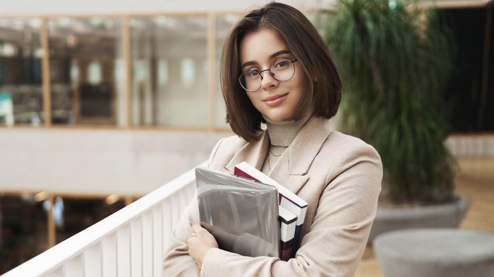 Kiat Atasi Hustle Culture atau Gila Kerja Biar Bisa Work-Life Balance! Kiat Atasi Hustle Culture atau Gila Kerja Biar Bisa Work-Life Balance!