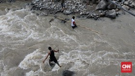 6 Rumah di Malang Ambrol ke Sungai Brantas, 15 Jiwa Terdampak