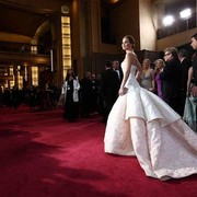 Deretan Gaun Berharga Fantastis yang Pernah Dikenakan oleh Para Selebriti Dunia! Ada yang Sampai Rp57 Miliar!