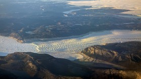 Triliunan Ton Es Greenland Mencair, Air Laut Naik hingga 1,2 cm