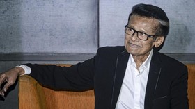 Koes Hendratmo, Sang Legenda Berpacu dalam Melodi