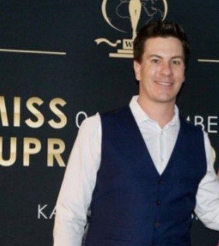 Potret Andre Sleigh Direktur Miss Supranational yang Diduga Hina Indonesia Direktur Miss Supranational Andre Sleigh sedang viral karena diduga menghina Indonesia. Yuk intip potretnya!