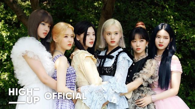 STAYC resmi merilis video musik dan mini album pertama mereka yang bertajuk STEREOTYPE.