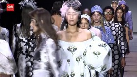 VIDEO: Gelaran Berlin Fashion Week Disambut Demo PETA