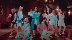 Aksi Energik Stray Kids hingga TWICE di WIB Indonesia K-Pop Awards