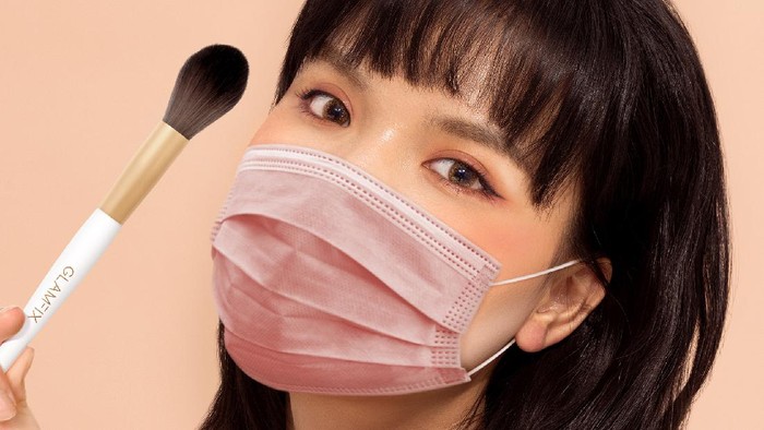 Makeup Tetap ON dan Glowing Walau Pakai Masker, Wajib Dong!