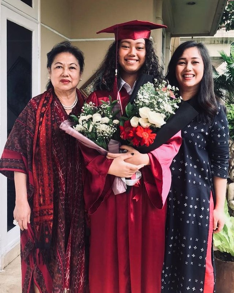 Anggi Kadiman Mantan Istri yang Diselingkuhi Tora Sudiro Kini Makin Cantik Anggi Kadiman adalah mantan istri pertama Tora Sudiro sebelum menikah dengan Mieke Amalia. Yuk intip potretnya!