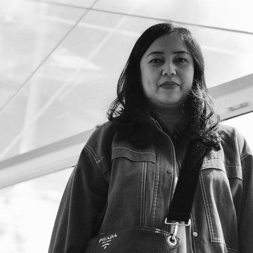 Peluk Agama Islam, Mantan Istri Tora Sudiro Asyik Rayakan Natal Bareng Bestie