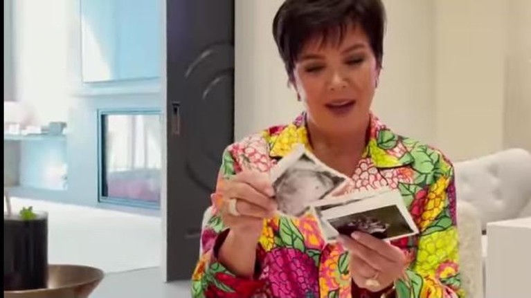 Detik-detik Haru Kylie Jenner Umumkan Hamil Anak Kedua dengan Travis Scott Kylie Jenner membagikan kabar bahagia atas kehamilan anak keduanya dengan Travis Scott. Yuk kita intip momennya!