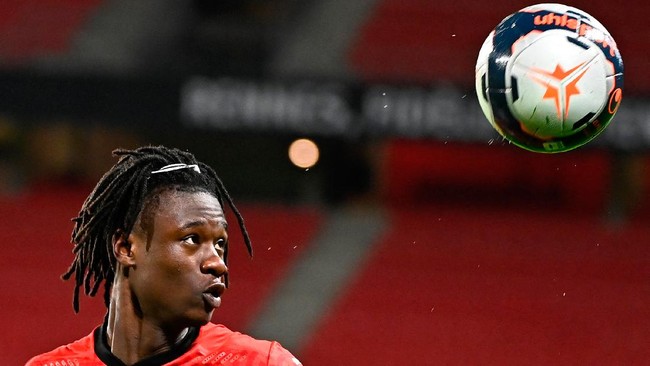 Eduardo Camavinga ungkap alasan memilih Real Madrid daripada Manchester United.