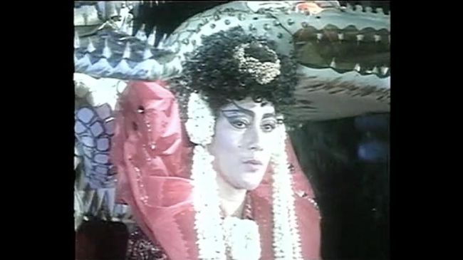 Ratu Buaya Putih merupakan salah satu film yang dibintangi ratu film horor Indonesia, Suzzanna Martha Frederika van Osch atau Suzzanna.