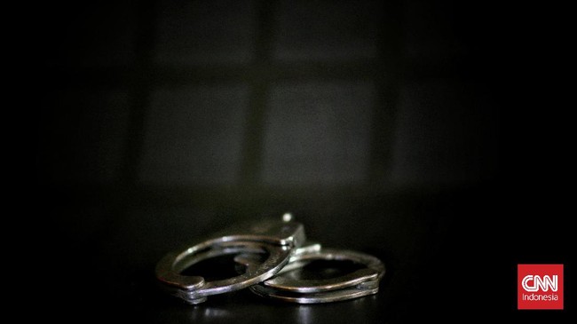 Wakil Ketua KPK Nurul Ghufron mengatakan tim KPK menangkap sejumlah orang di Jakarta dan Semarang.