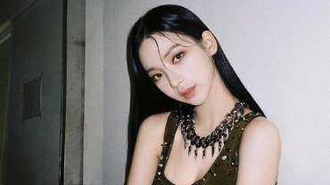img-title Terlalu Cantik, Penampilan Karina aespa Disebut Tak Masuk Akal