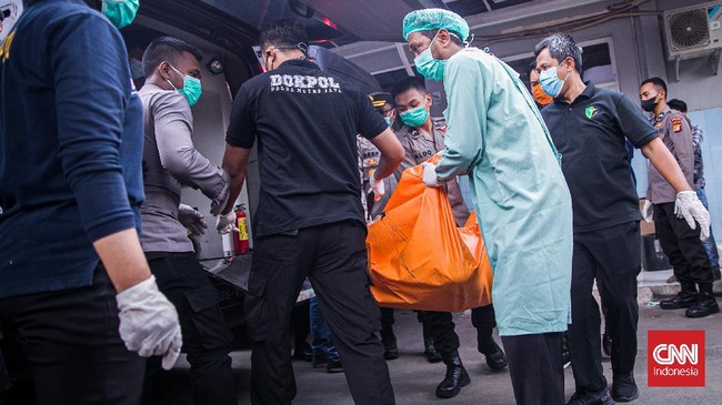 Tim disaster victim identification (DVI) Polda Metro Jaya hingga saat ini masih belum dapat mengidentifikasi 41 jenazah dengan luka bakar berat tersebut.
