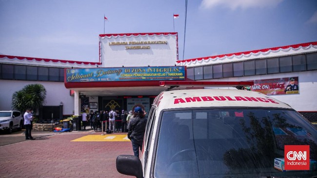 Kasubdit Dokpol Biddokkes Polda Metro Jaya meminta keluarga napi yang terdampak kebakaran datang ke posko antemortem di Lapas Klas I Tangerang.