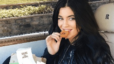 Alasan Kylie Jenner Ganti Kata 'Wolf' pada Nama Anak Kedua
