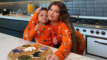 img-title Kris Jenner Ungkap Jenis Kelamin Anak ke-2 Kylie