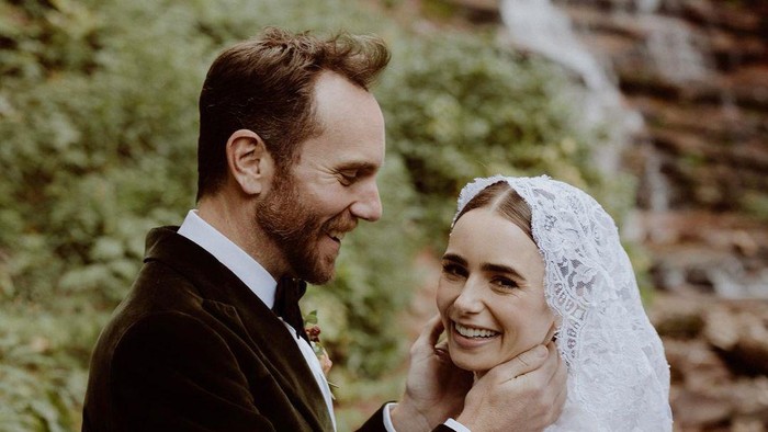 Gaun pengantin Lily Collins