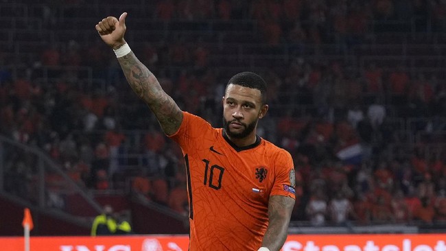 Memphis Depay bisa menjelma jadi Lionel Messi baru di Barcelona jika tampil konsisten di setiap pertandingan.