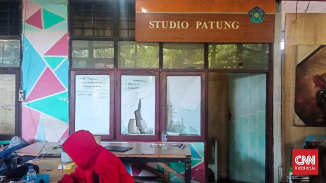 Penyerangan sekretariat mahasiswa oleh orang tak dikenal di Makassar itu terjadi pada Rabu dini hari, sekitar pukul 03.00 WIB.