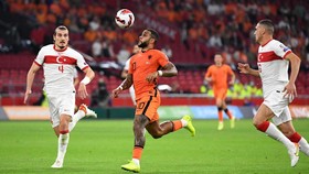 Panenka dan Hattrick Depay Bawa Belanda Tekuk Turki 6-1