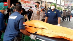VIDEO: Tiba Di RS Polri, 41 Jenazah Langsung Diidentifikasi