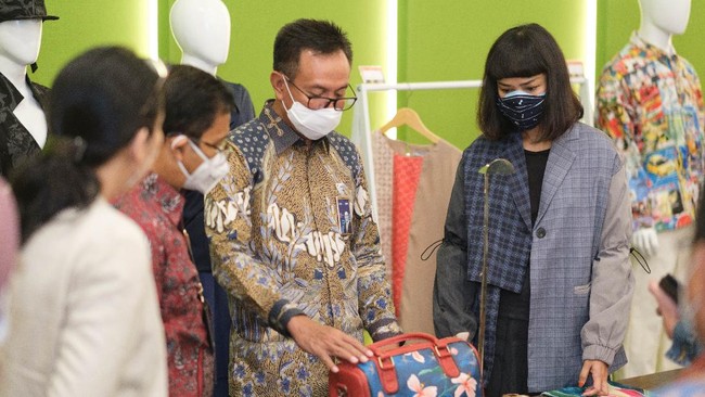 BRI membuka kesempatan bagi pelaku UMKM lokal untuk merajai pasar domestik, dan memperluas akses ke pasar global melalui BRI UMKM EXPO(RT) BRIlianpreneur 2021.