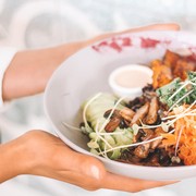 Belum Siap Jalani Vegan atau Vegetarian? Ini 3 Tipe Diet Nabati yang Masih Bisa Makan Daging