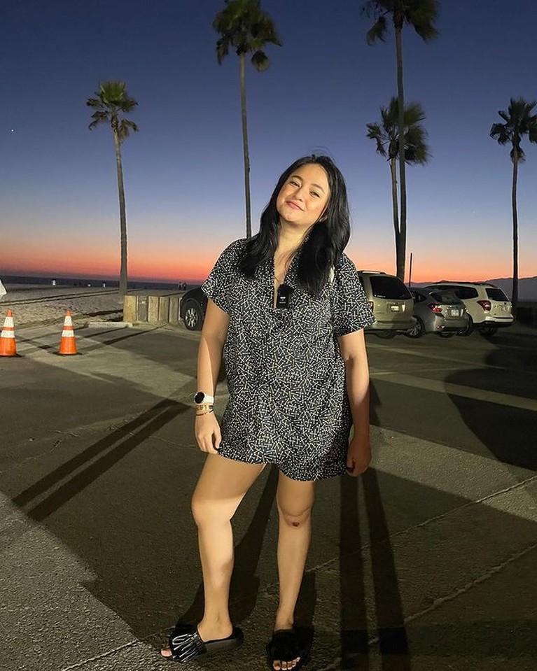 Foto Cantik Marshanda Berobat di Amerika yang Tuai Pujian Marshanda sedang berada di Amerika untuk berobat, foto-fotonya di Amerika banjir pujian. Yuk intip!