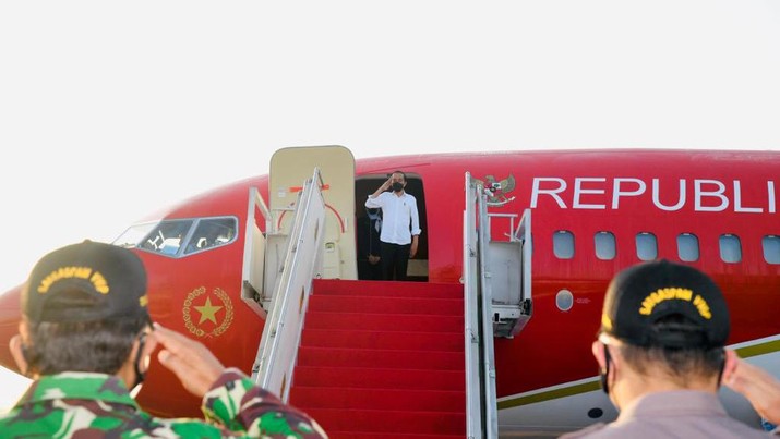 Foto/ Jokowi Bersama Ibu Iriana bertolak ke Sulawesi Selatan Dalam Rangka Kunjungan Kerja/ Foto: Rusman - Biro Pers Sekretariat Presiden Foto/ Jokowi Bersama Ibu Iriana bertolak ke Sulawesi Selatan Dalam Rangka Kunjungan Kerja/ Foto: Rusman - Biro Pers Sekretariat Presiden