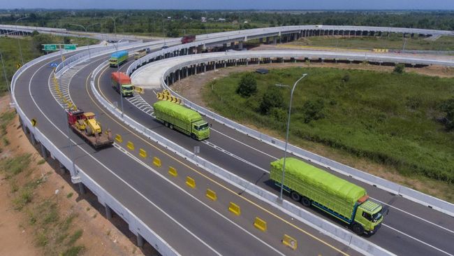 Kementerian Pekerjaan Umum dan Perumahan Rakyat (PUPR) mencatat 2.489,2 km jalan tol beroperasi di Indonesia hingga akhir 2021.