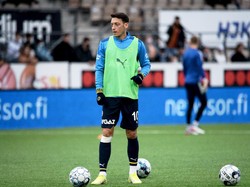 Mesut Oezil Enggak Bahagia di Turki? Begini Faktanya