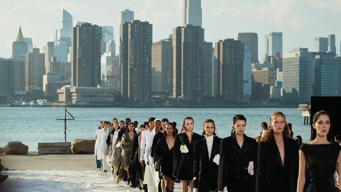 5 Fakta Tentang Peter Do, Bintang Baru New York Fashion Week yang Juga Desainer Favorit Beyonce dan Zendaya