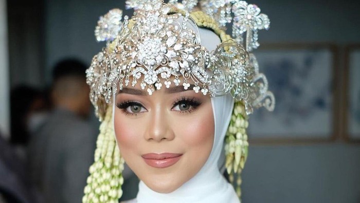 Deretan Selebriti Indonesia yang Tampil Berhiaskan Makeup Pernikahan Karya Bennu Sorumba