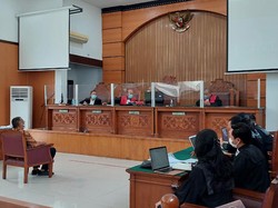 Ada Surat Dokter, Sidang Pemeriksaan Terdakwa Jumhur Hidayat Ditunda