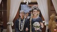 Jadi Manten Jawa, Intip 7 Potret Pernikahan Pengamen Bandung & Bule Cantik Belanda