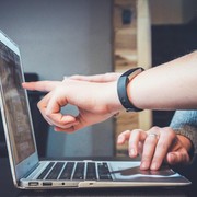 Dear Pekerja WFH, Ini 4 Alasan Kamu Harus Aktifkan WhatsApp Web di Laptop