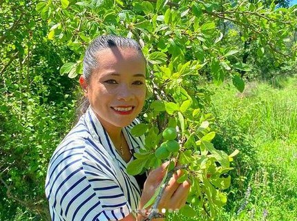 TKW Blitar yang Nikahi Bule Mualaf Spanyol Hamil, Mertua Beri Hadiah Mewah