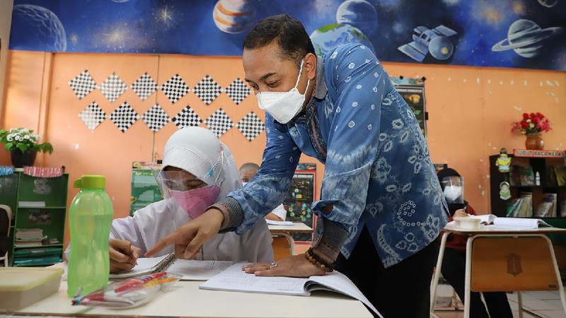 Kota Surabaya mulai menggelar pembelajaran tatap muka (PTM) sejak Senin (6/9/2021).