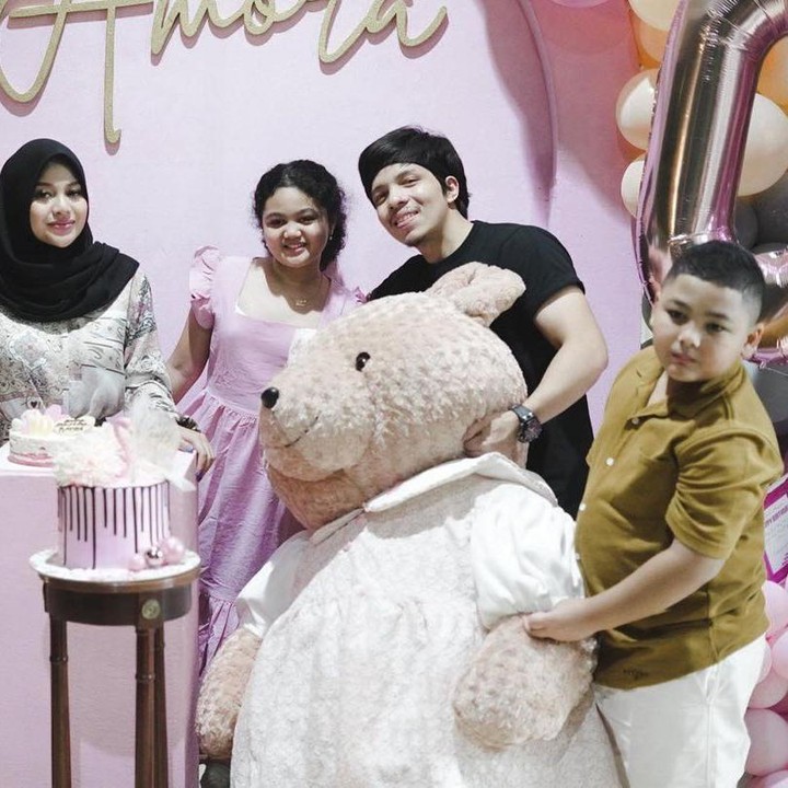 <p>Ariannha Amora Lemos kini genap berusia 10 tahun. Adik tiri Aurel Hermansyah ini tumbuh menjadi perempuan cantik seperti Ibunda. (Foto: Instagram @krisdayantilemos)</p>