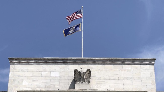 Bank Sentral AS The Federal Reserve alias The Fed bakal melakukan pemutusan hubungan kerja (PHK) terhadap sekitar 10 persen karyawan mereka.