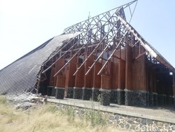 Dianggarkan Rp 25 M, Proyek Geo Theater Sumedang Rusak-Terbengkalai