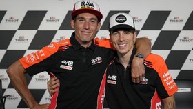 FOTO: Aksi Vinales Pakai Baju Aprilia Jelang MotoGP Aragon