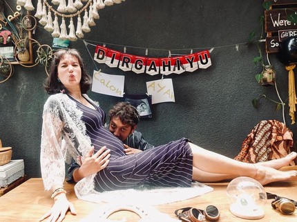 Selamat! Pamer Baby Bump, Nadine Chandrawinata Umumkan Kehamilan
